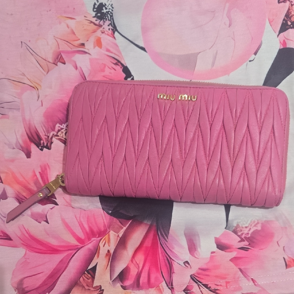 Miu Miu Pink Quilted Leather Wallet AMAZING CONDITION